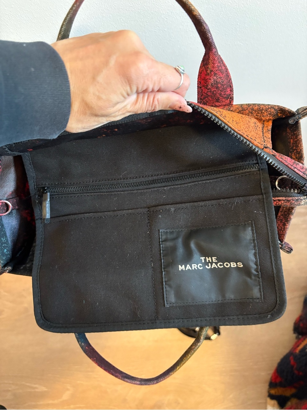 Medium Marc Jacobs “Shooting Stars” ✨ 💫 The Tote Bag - Picture 9 of 10
